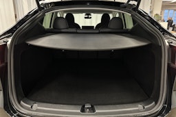 musta Tesla Model Y 2023 kuva 11.
