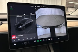 musta Tesla Model Y 2023 kuva 20.