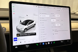 valkoinen Tesla Model Y 2023 kuva 21.