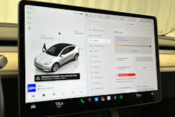 valkoinen Tesla Model Y 2023 kuva 22.
