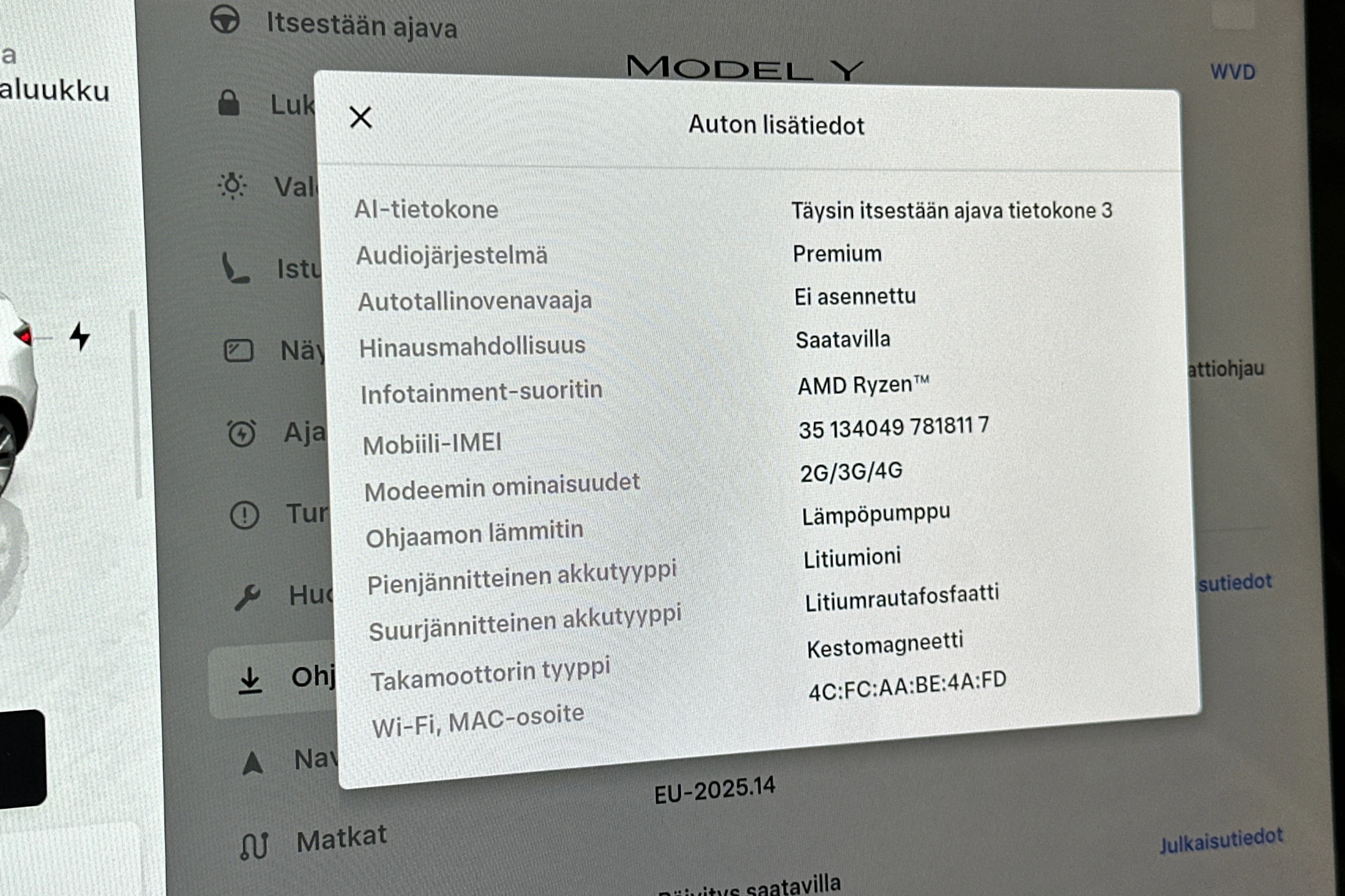 valkoinen Tesla Model Y 2023 kuva 28.