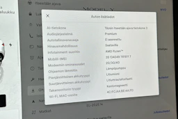 valkoinen Tesla Model Y 2023 kuva 28.