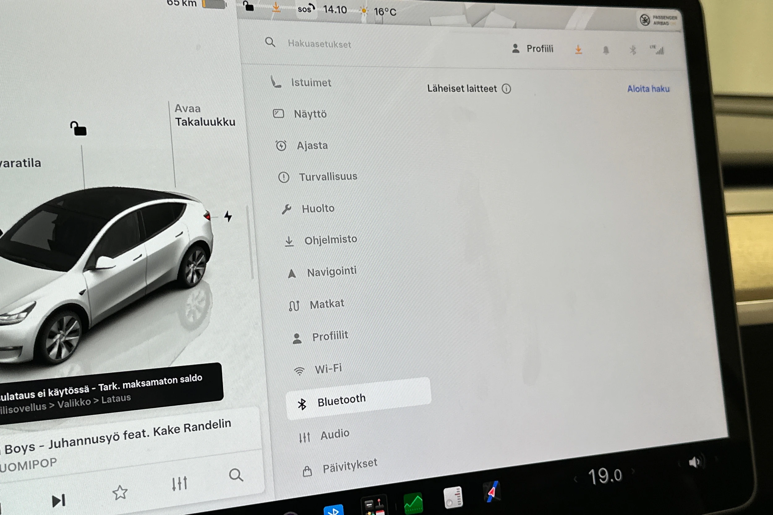 valkoinen Tesla Model Y 2023 kuva 29.