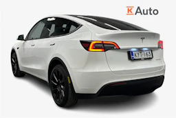 valkoinen Tesla Model Y 2023 kuva 2.