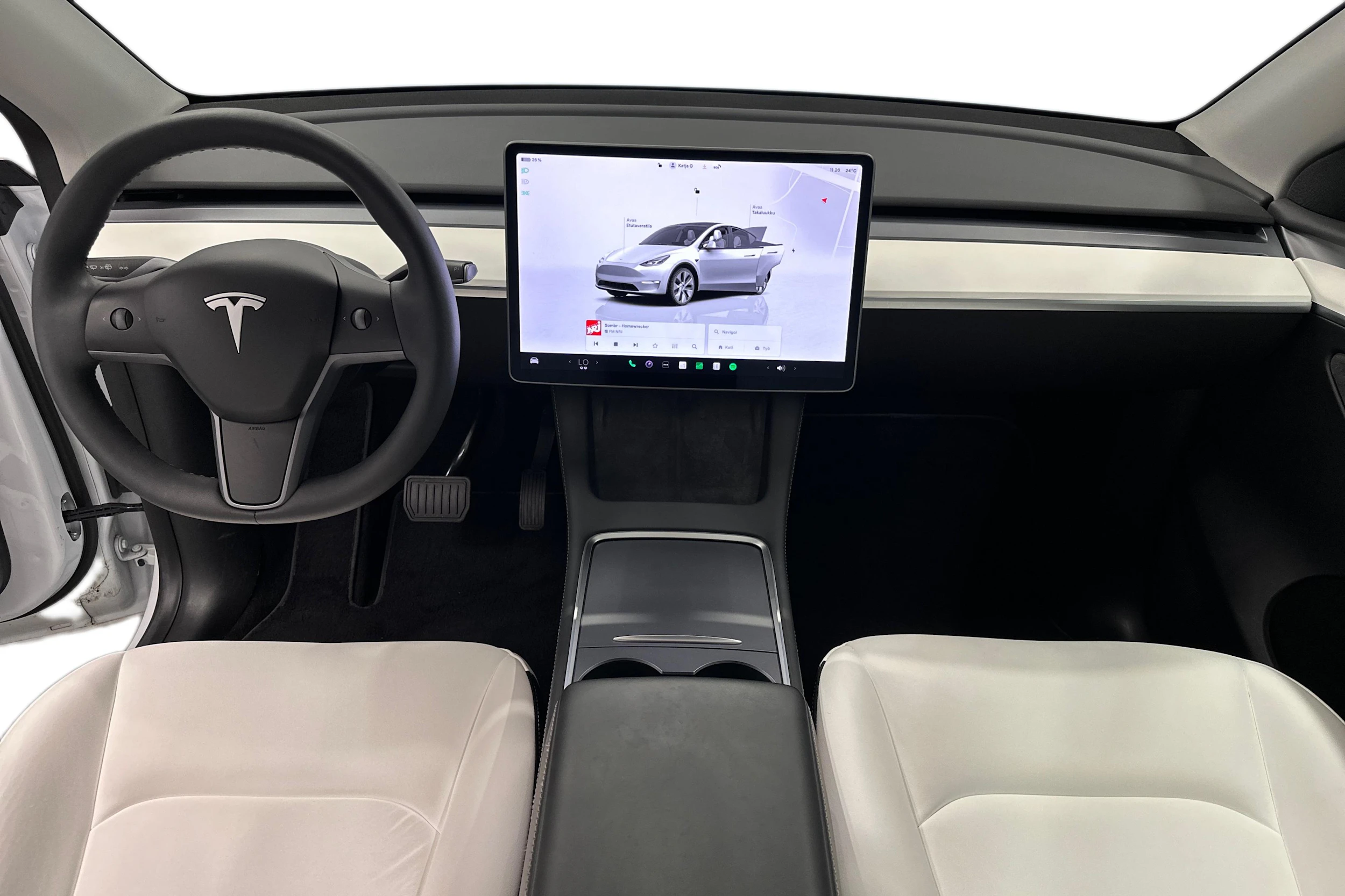 valkoinen Tesla Model Y 2023 kuva 7.