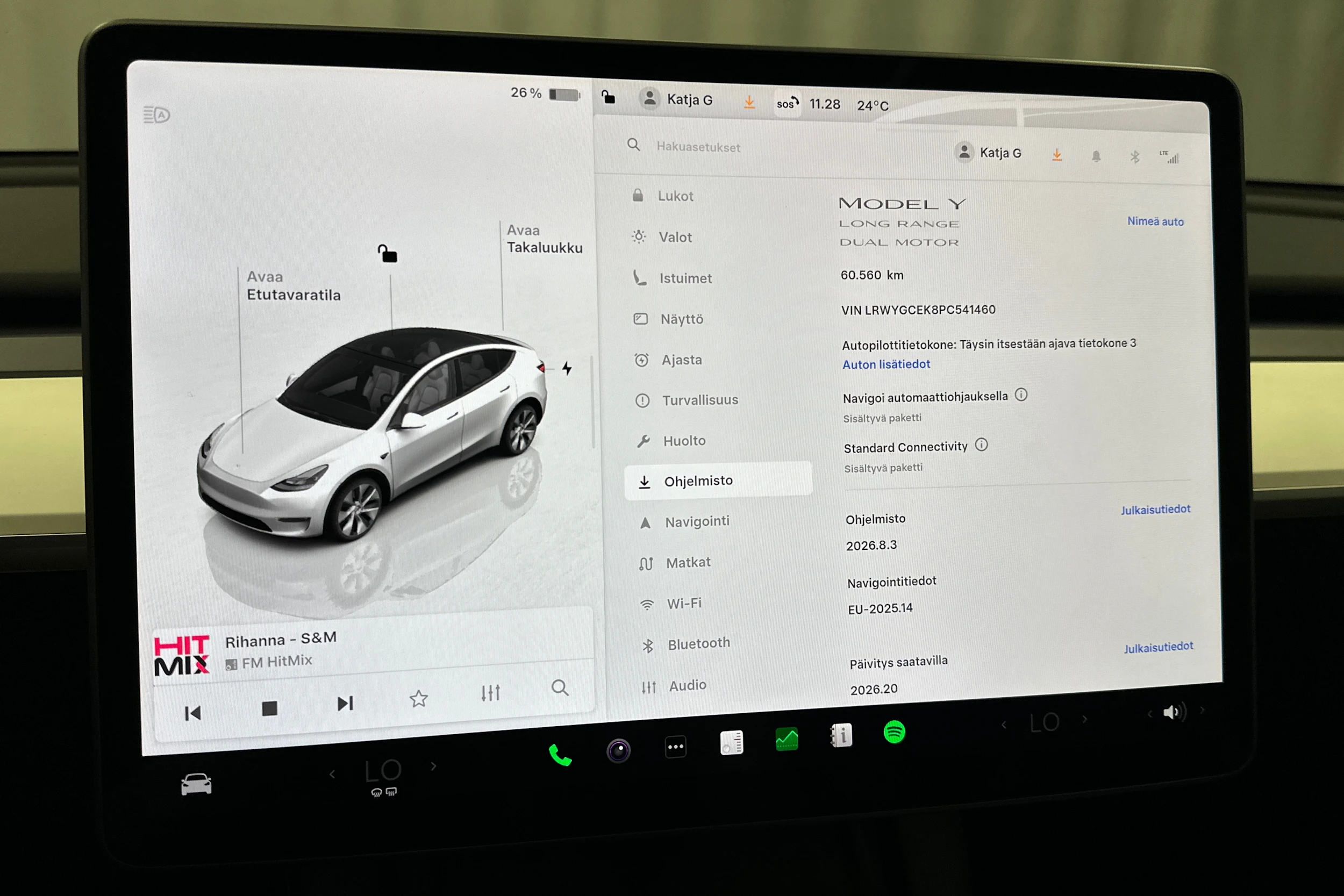 valkoinen Tesla Model Y 2023 kuva 21.