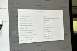 valkoinen Tesla Model Y 2023 kuva 22.