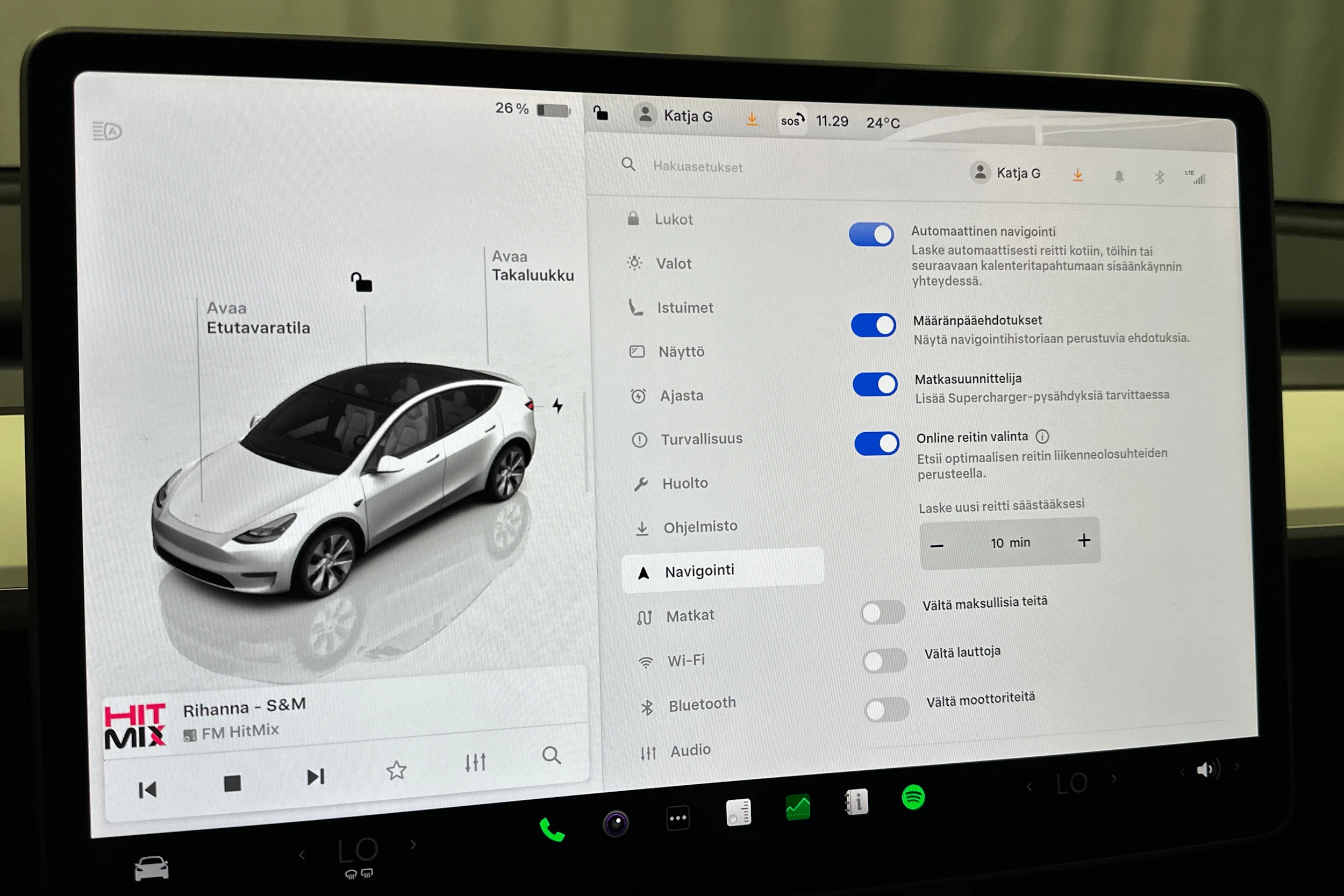 valkoinen Tesla Model Y 2023 kuva 23.