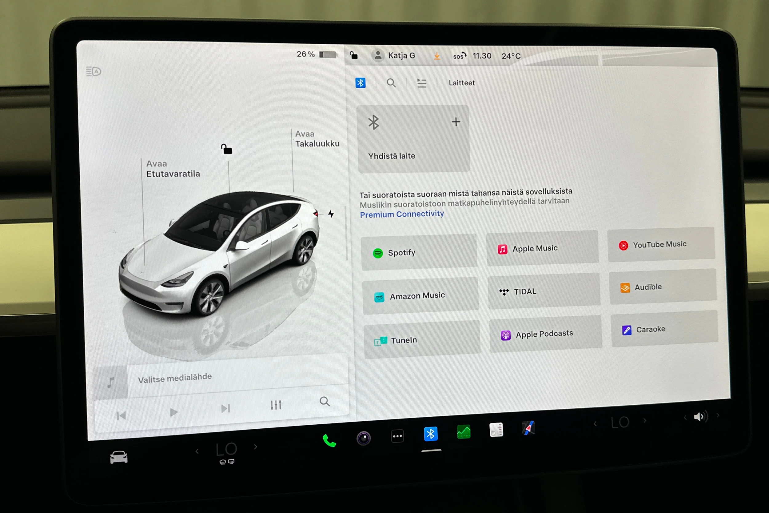 valkoinen Tesla Model Y 2023 kuva 30.