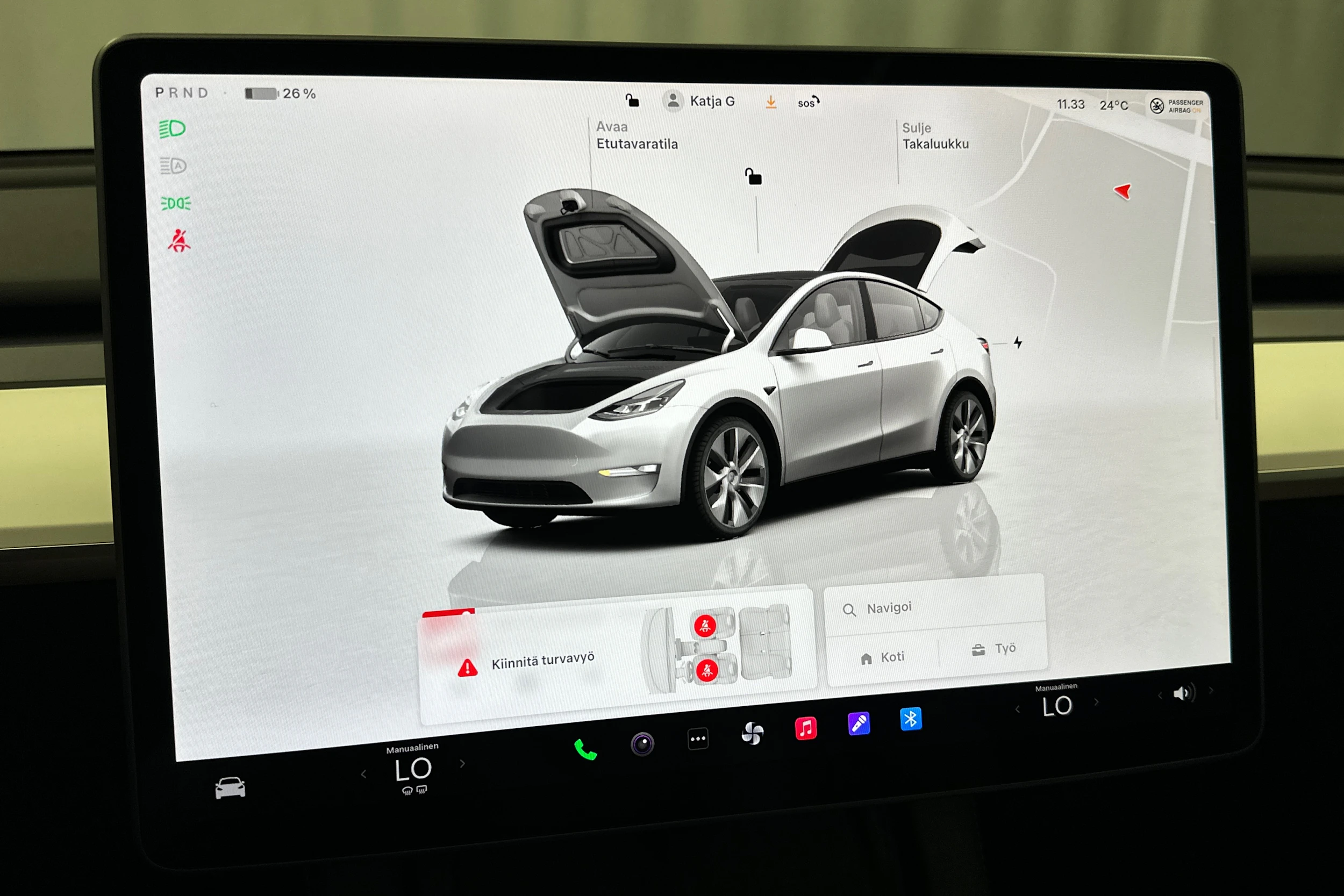 valkoinen Tesla Model Y 2023 kuva 33.