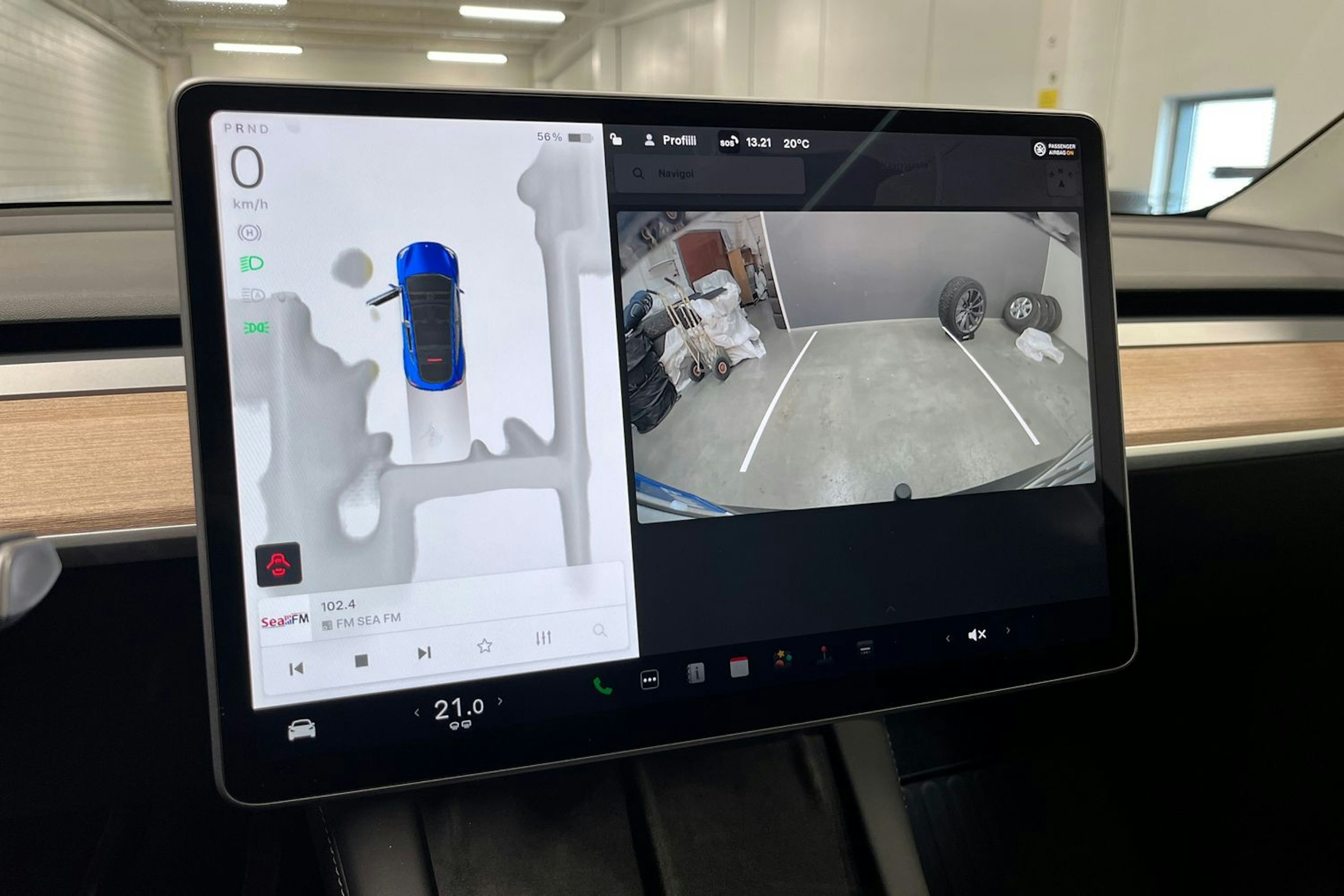 sininen Tesla Model Y 2023 kuva 15.