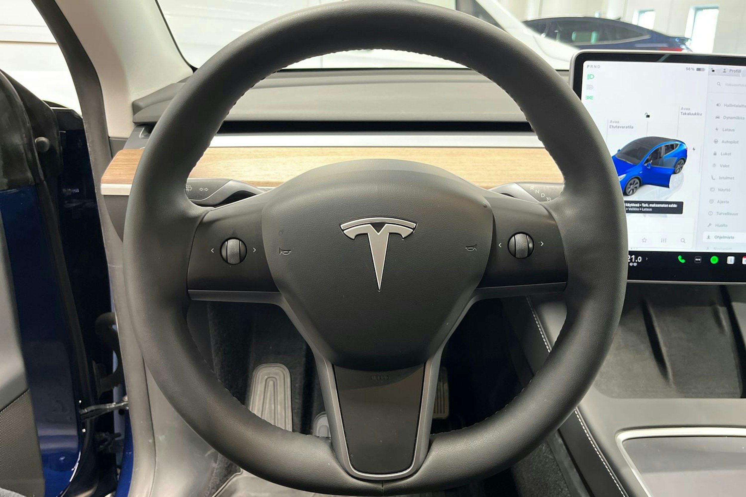 sininen Tesla Model Y 2023 kuva 20.