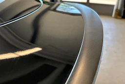 musta Tesla Model Y 2023 kuva 16.