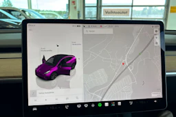 musta Tesla Model Y 2023 kuva 31.