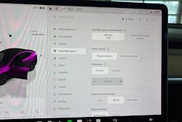 musta Tesla Model Y 2023 kuva 33.