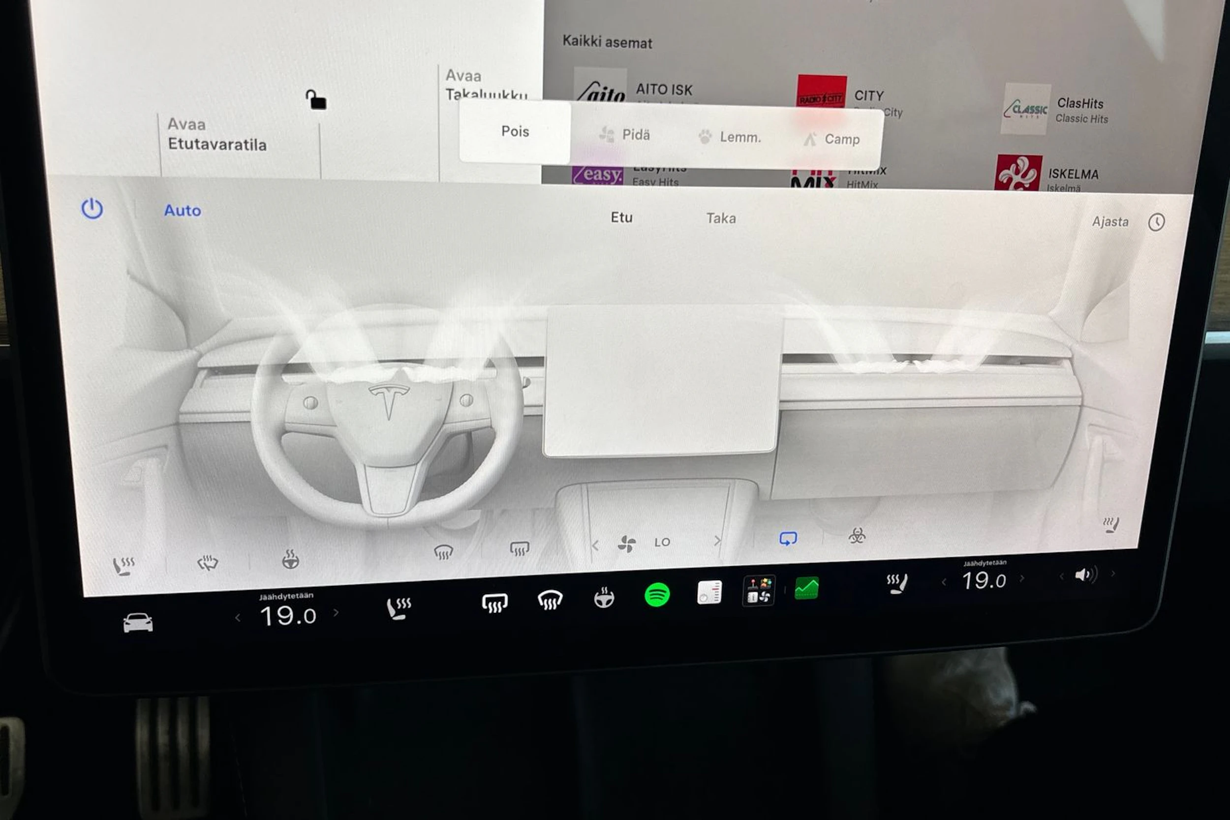 musta Tesla Model Y 2023 kuva 36.