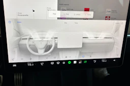 musta Tesla Model Y 2023 kuva 36.