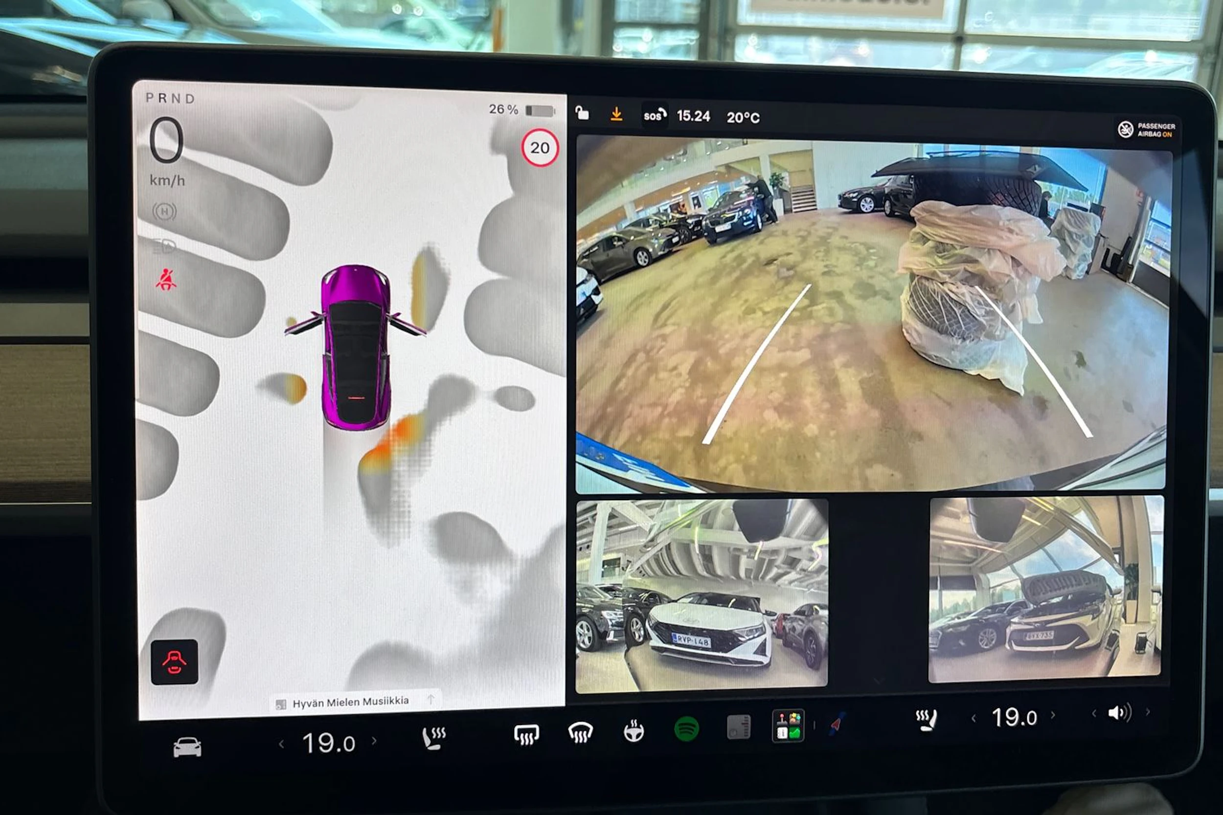 musta Tesla Model Y 2023 kuva 37.