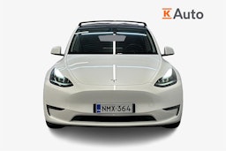 valkoinen Tesla Model Y 2023 kuva 5.