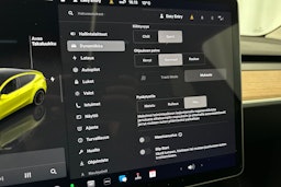 valkoinen Tesla Model Y 2023 kuva 21.