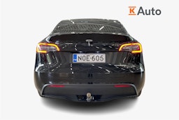 musta Tesla Model Y 2023 kuva 3.