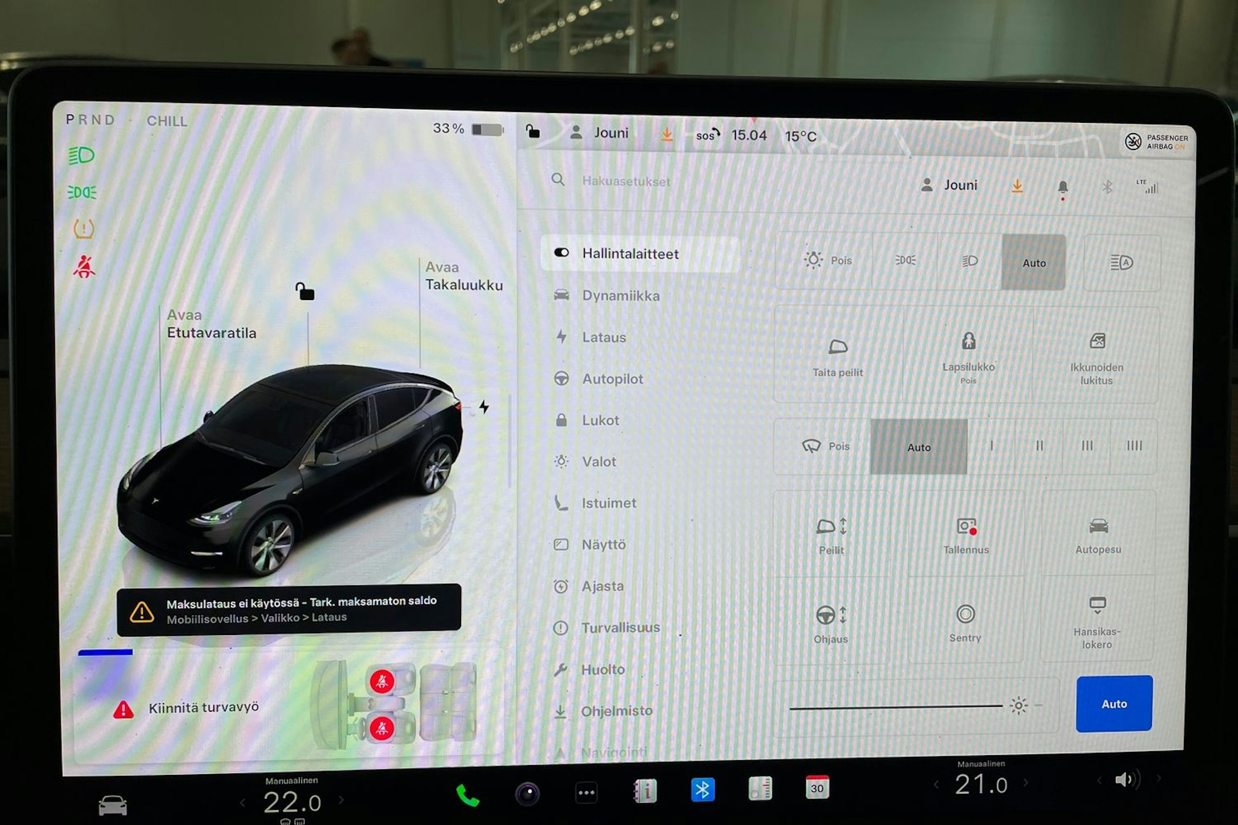 musta Tesla Model Y 2023 kuva 22.