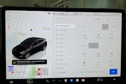 musta Tesla Model Y 2023 kuva 22.
