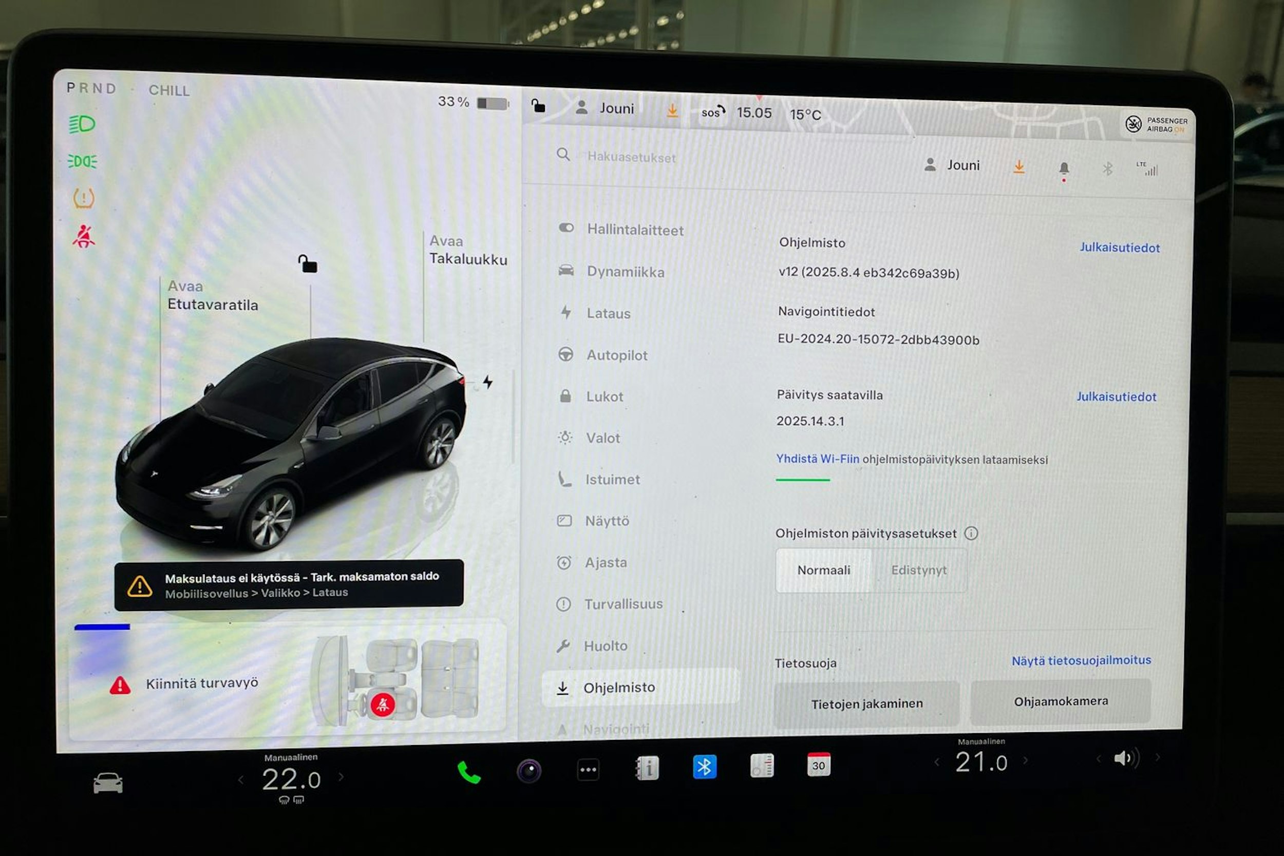 musta Tesla Model Y 2023 kuva 25.
