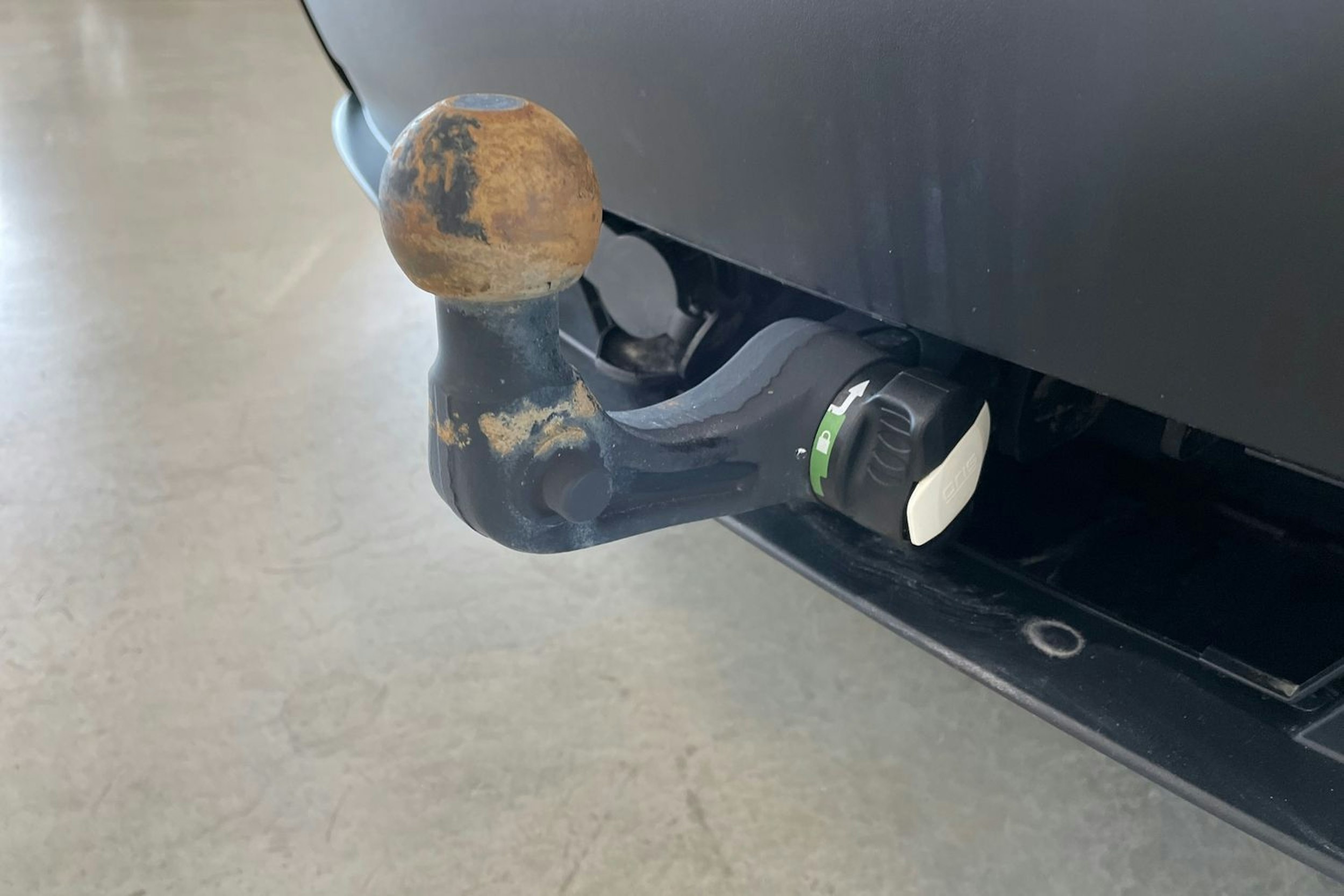 musta Tesla Model Y 2023 kuva 29.