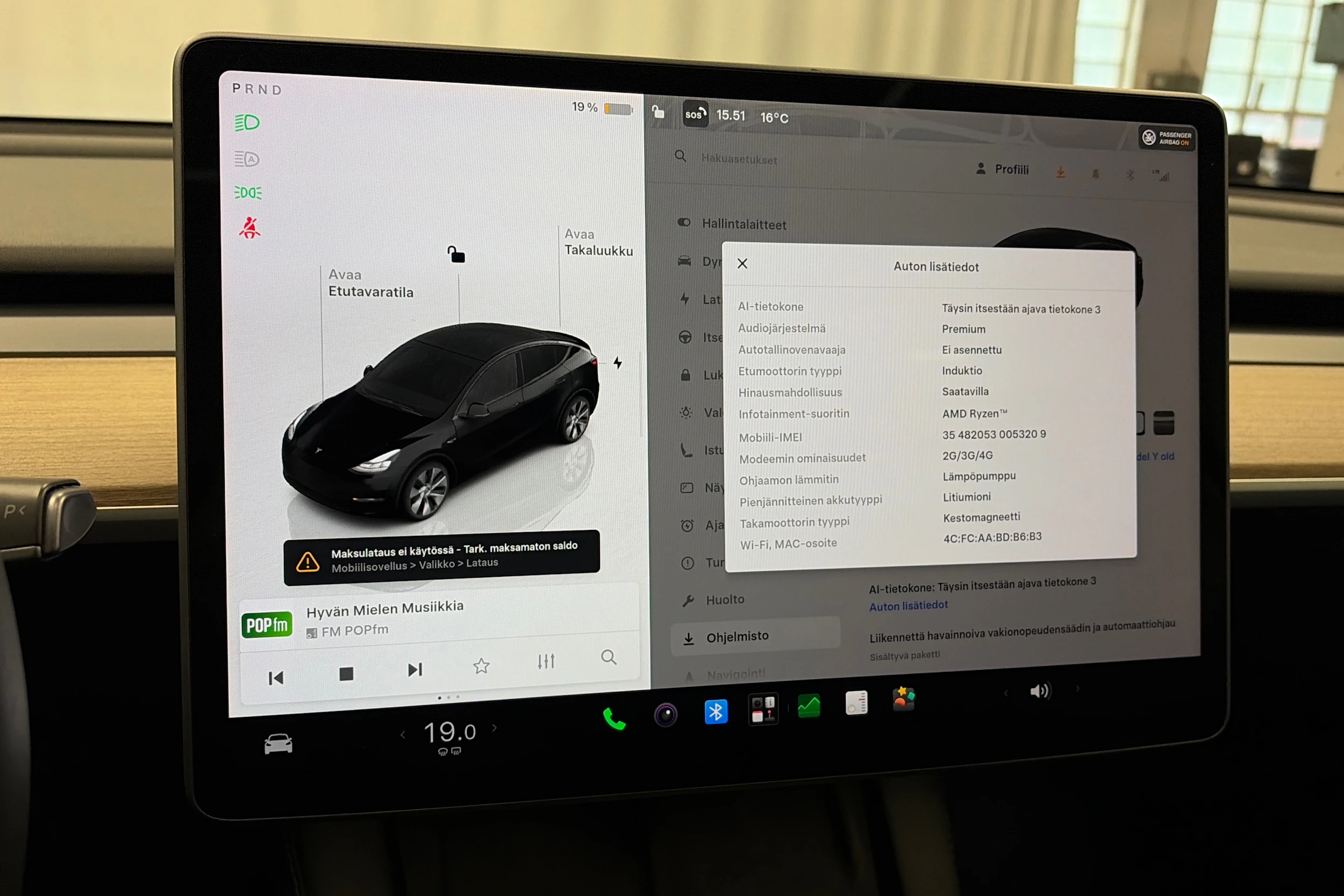 musta Tesla Model Y 2023 kuva 19.