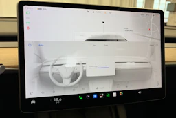 musta Tesla Model Y 2023 kuva 26.