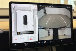 musta Tesla Model Y 2023 kuva 27.