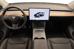 harmaa Tesla Model Y 2023 kuva 7.