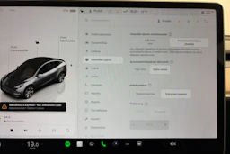 harmaa Tesla Model Y 2023 kuva 16.