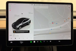 harmaa Tesla Model Y 2023 kuva 21.