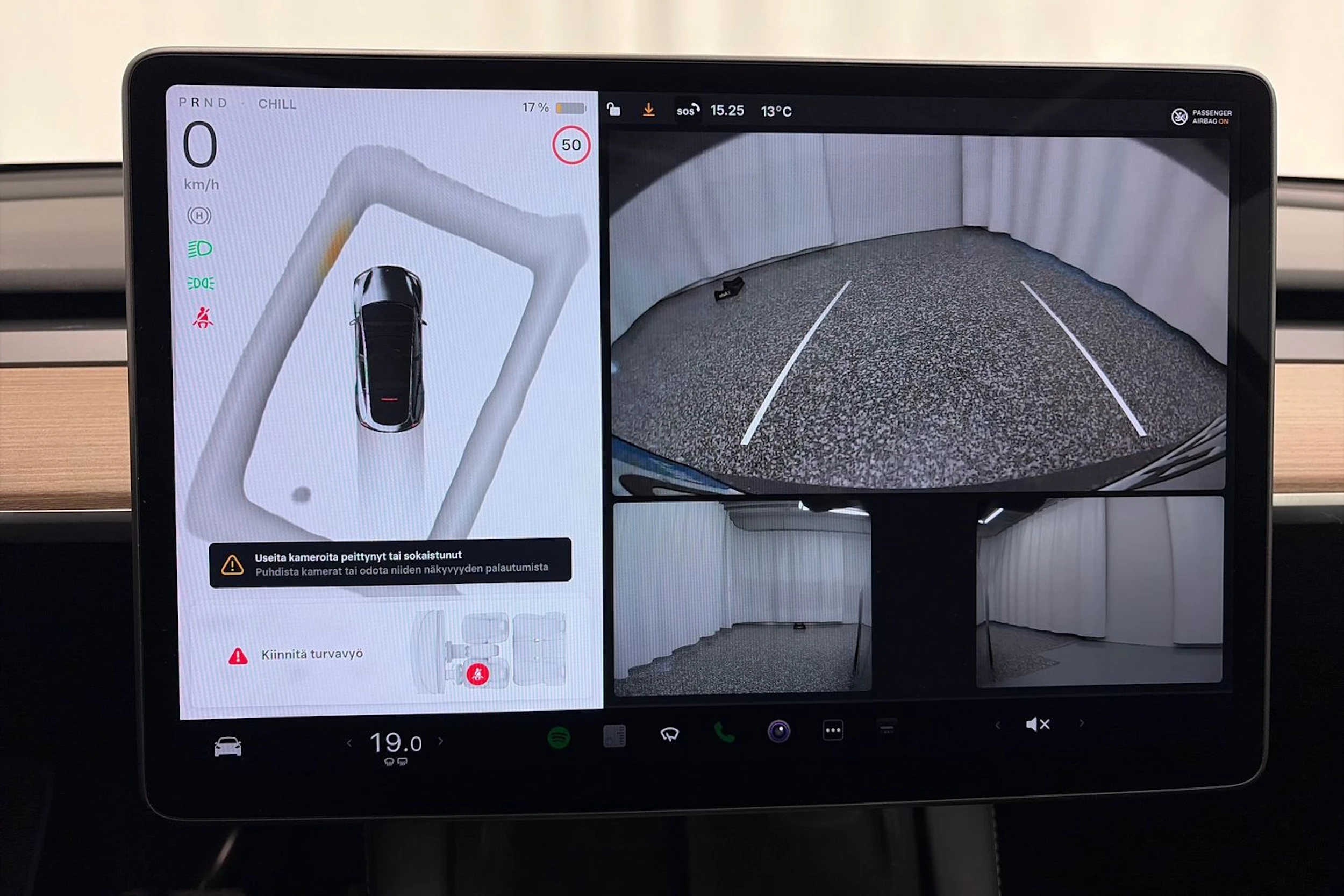 harmaa Tesla Model Y 2023 kuva 22.