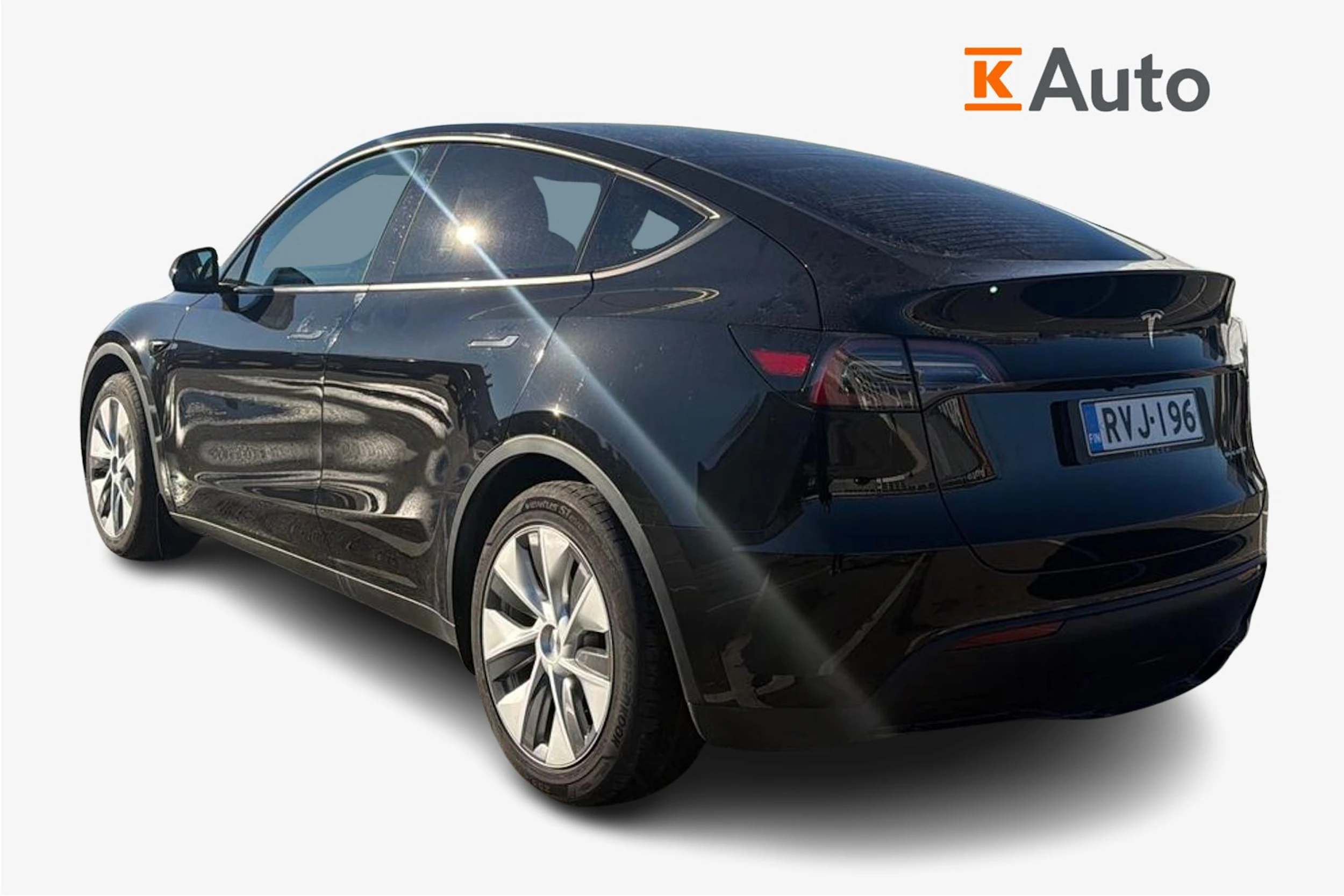 musta Tesla Model Y 2023 kuva 2.