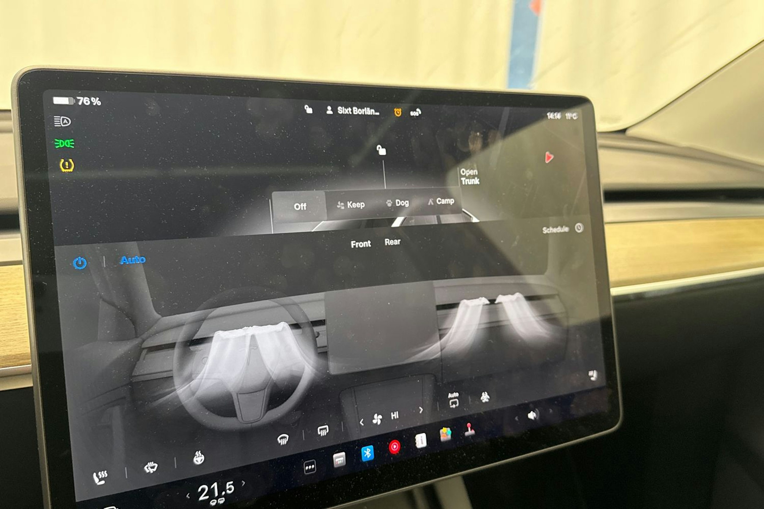 valkoinen Tesla Model Y 2023 kuva 23.