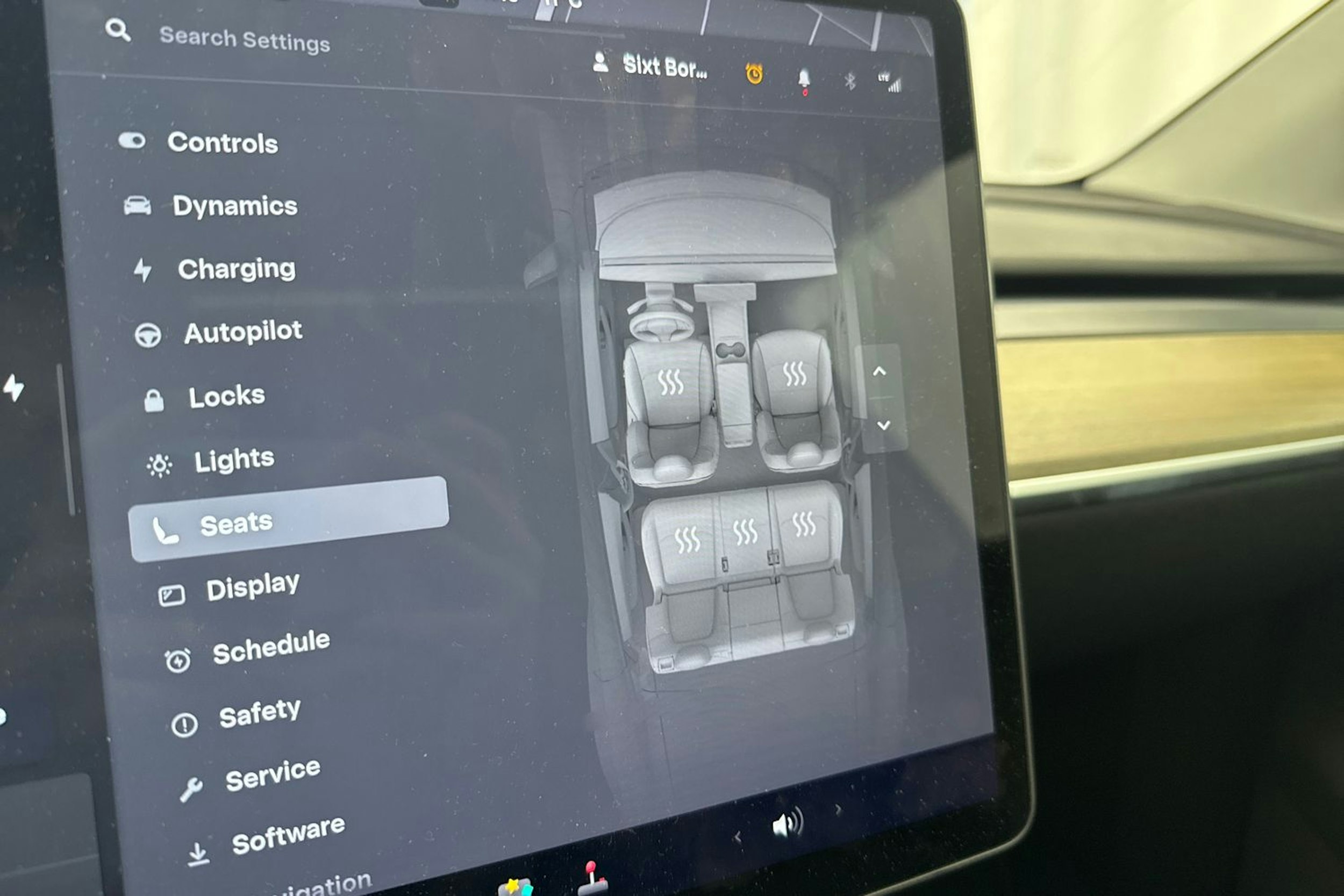 valkoinen Tesla Model Y 2023 kuva 25.