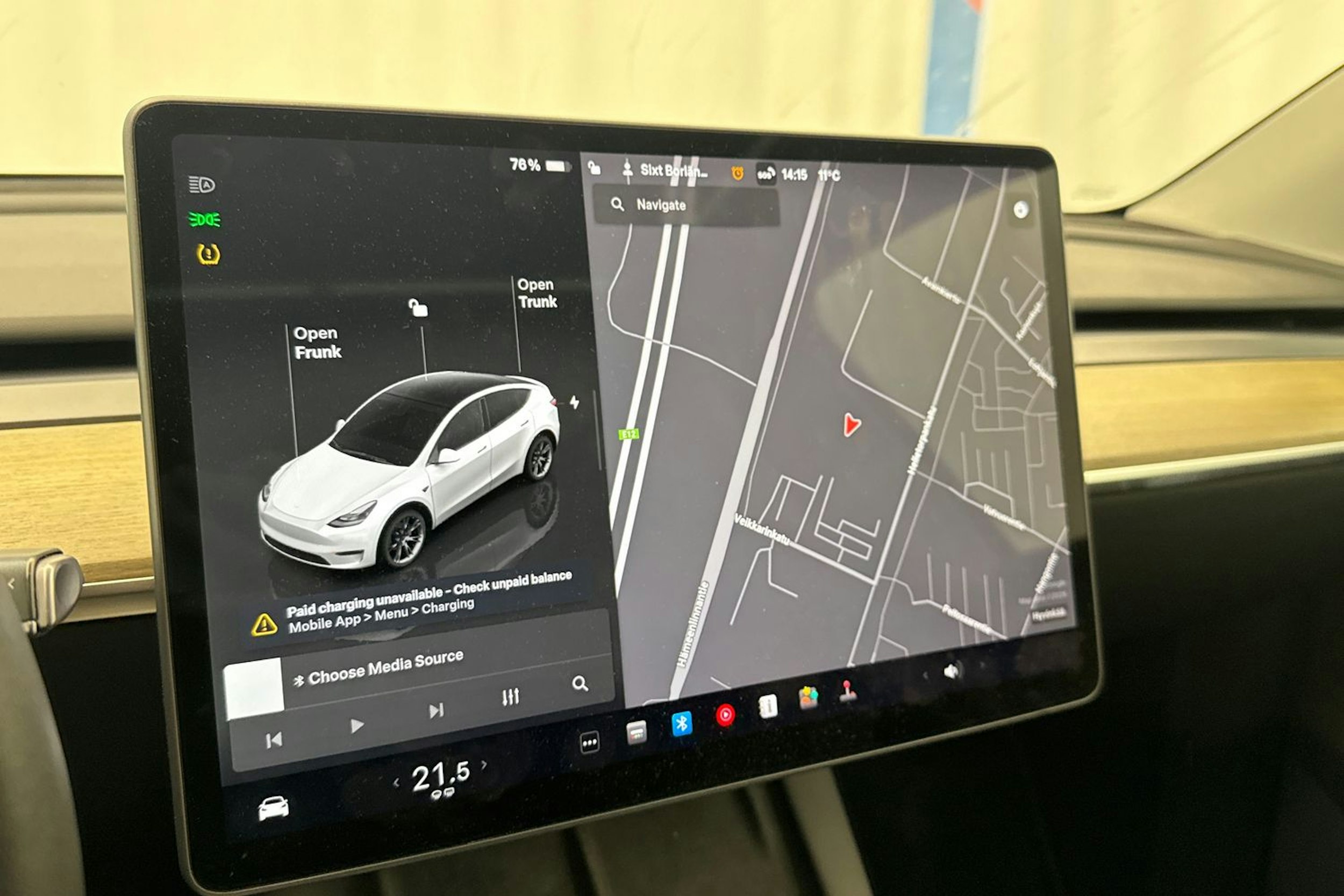 valkoinen Tesla Model Y 2023 kuva 26.