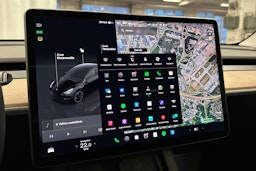 musta Tesla Model Y 2023 kuva 19.