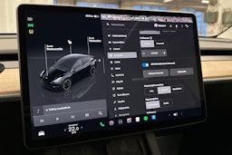 musta Tesla Model Y 2023 kuva 21.