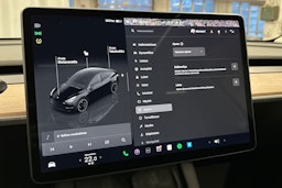 musta Tesla Model Y 2023 kuva 23.