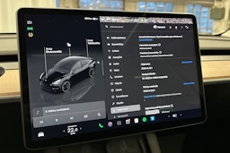 musta Tesla Model Y 2023 kuva 24.