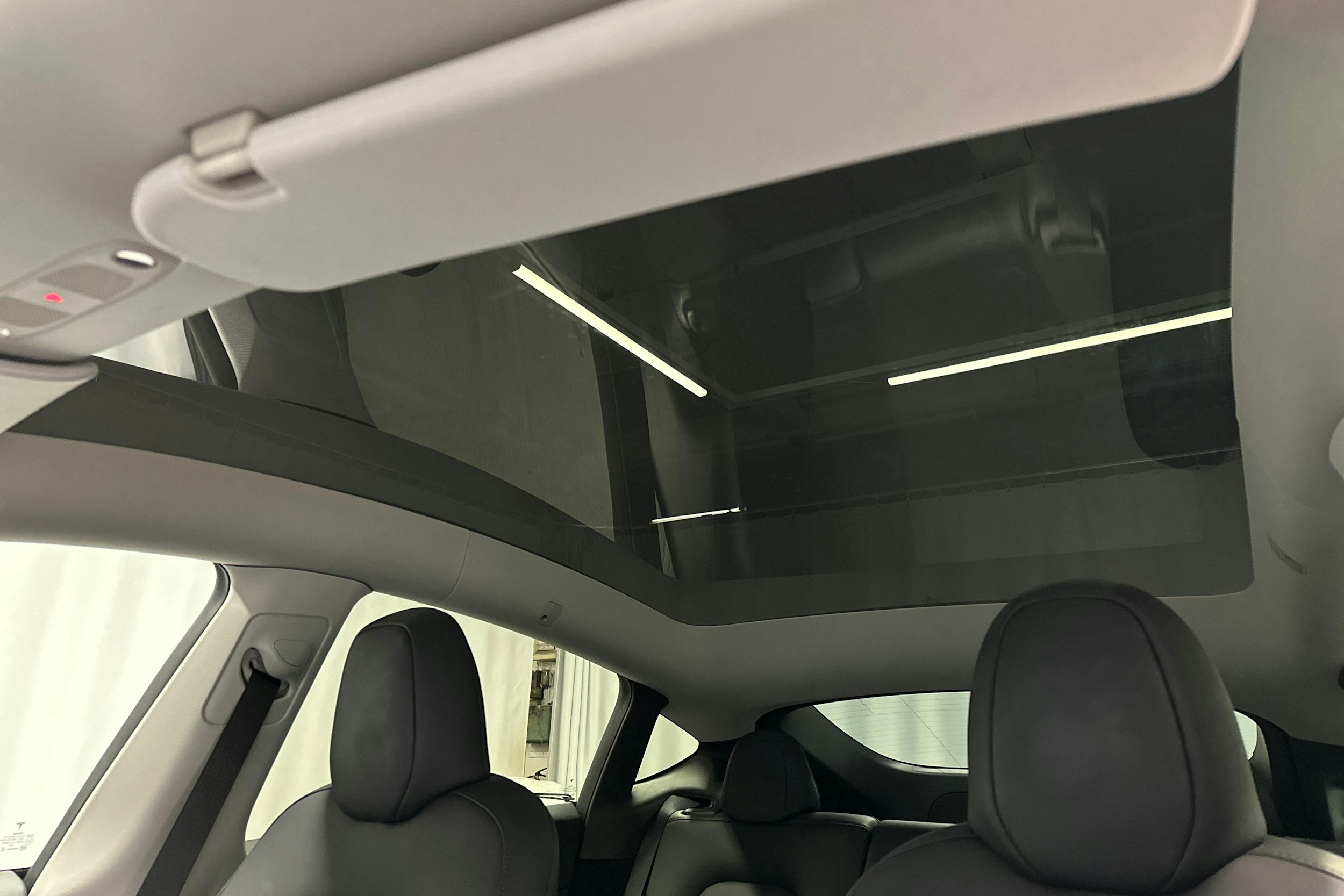 musta Tesla Model Y 2023 kuva 26.