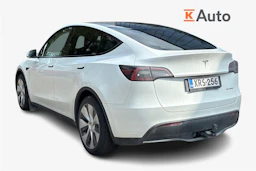valkoinen Tesla Model Y 2023 kuva 2.