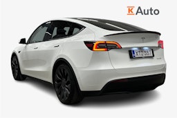valkoinen Tesla Model Y 2023 kuva 2.