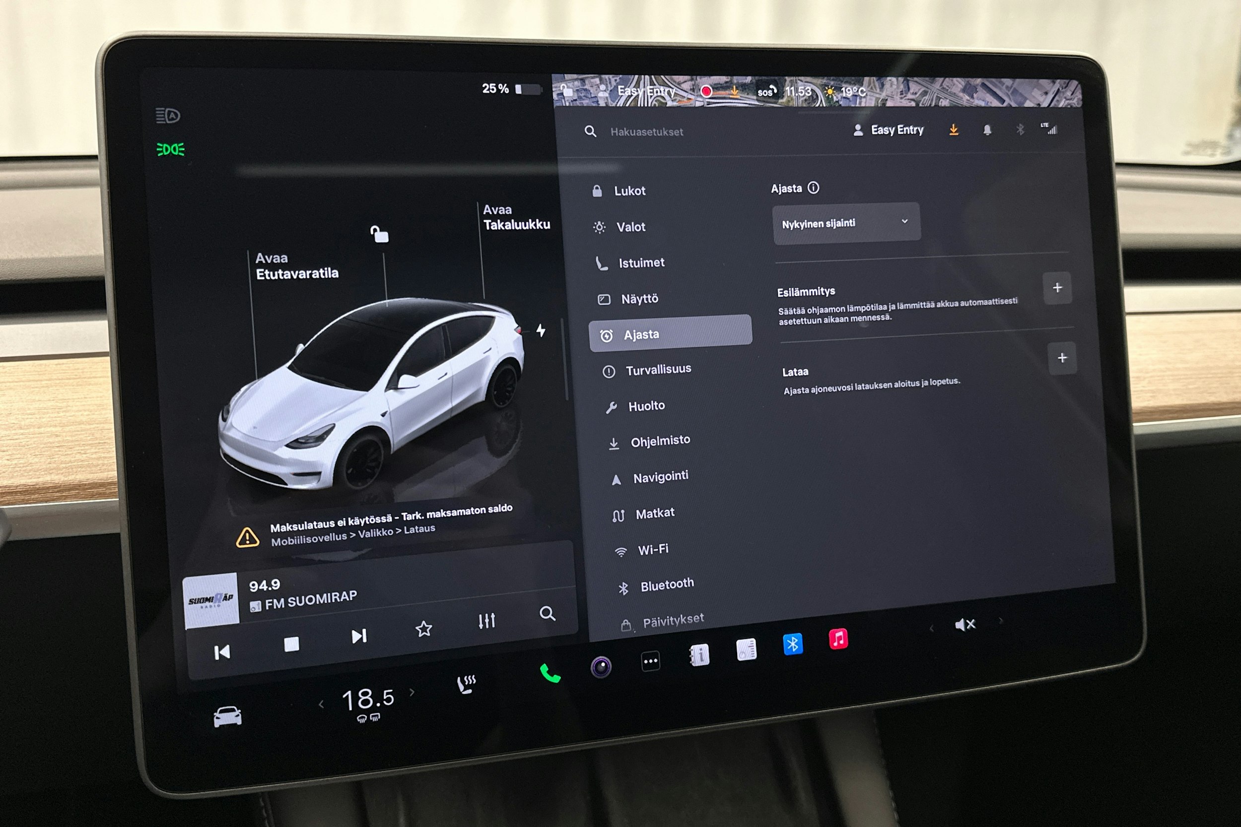 valkoinen Tesla Model Y 2023 kuva 24.