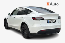valkoinen Tesla Model Y 2023 kuva 2.