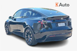 musta Tesla Model Y 2023 kuva 2.